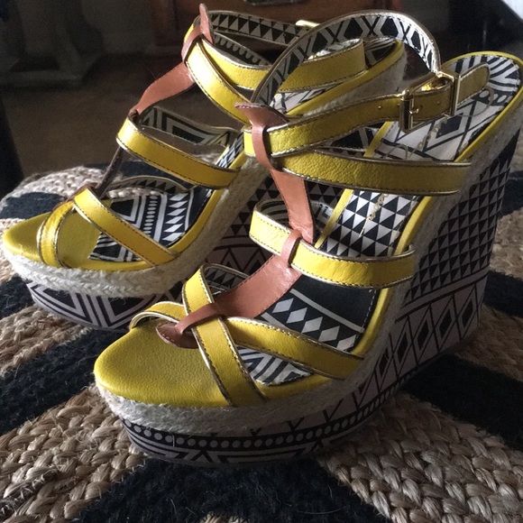 Jessica Simpson Ginny Wedges - Picture 1 of 6